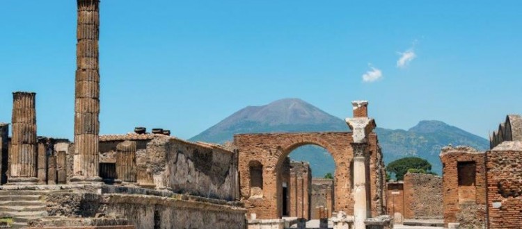 Pompeii and Mt. Vesuvius-dreamstime